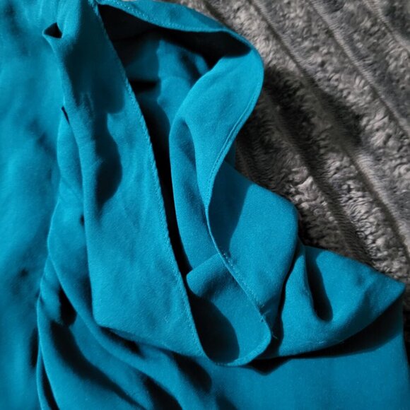 WOMANS COLD SHOULDER BLOUSE BY HILTON HOLLIS  SZ L - Picture 2 of 5